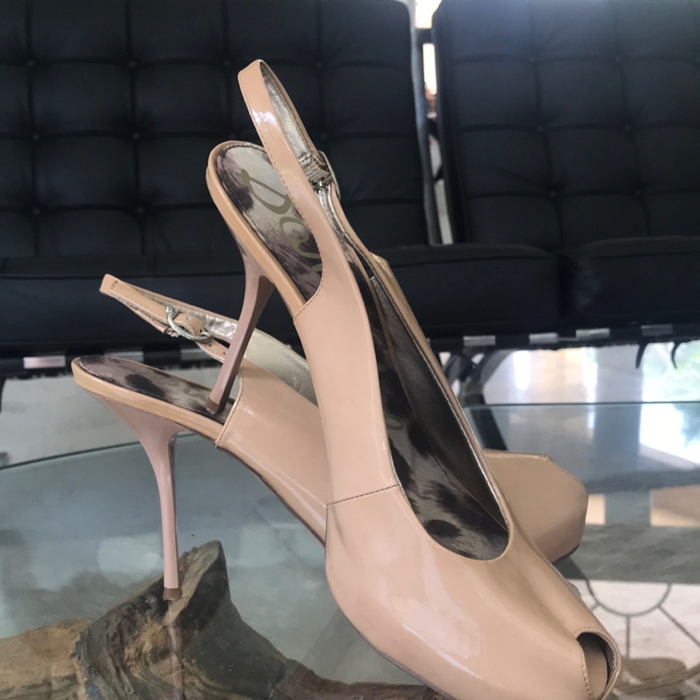 Shoes - Picture 2 of 3